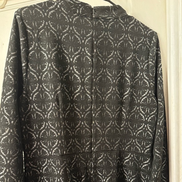 Black Long Sleeve Printed Ann Taylor Outlet Dress - Size 10 - Picture 2 of 3